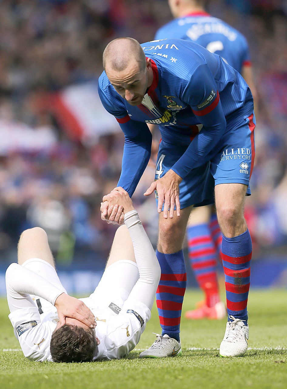 姆巴佩被敲打15分钟 姆巴佩被敲打15分钟